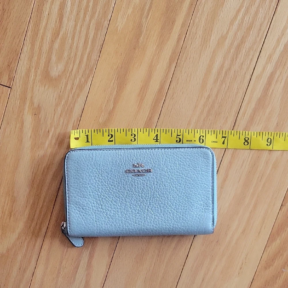 Coach Sky Blue Pebbled  Leather Wallet Full Zip Around - Picture 11 of 13